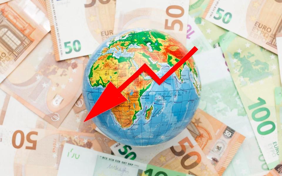 ECB varuje pred krízou, riziko sa vracia cez vojnu aj politiku