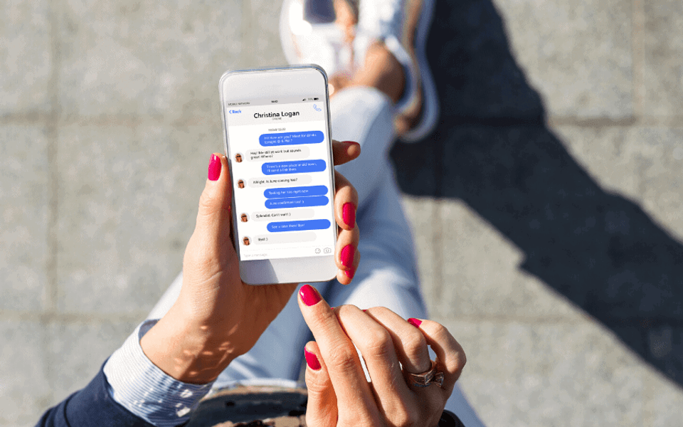 6. týždeň - Akcie Facebooku sa prepadli o 25 %
