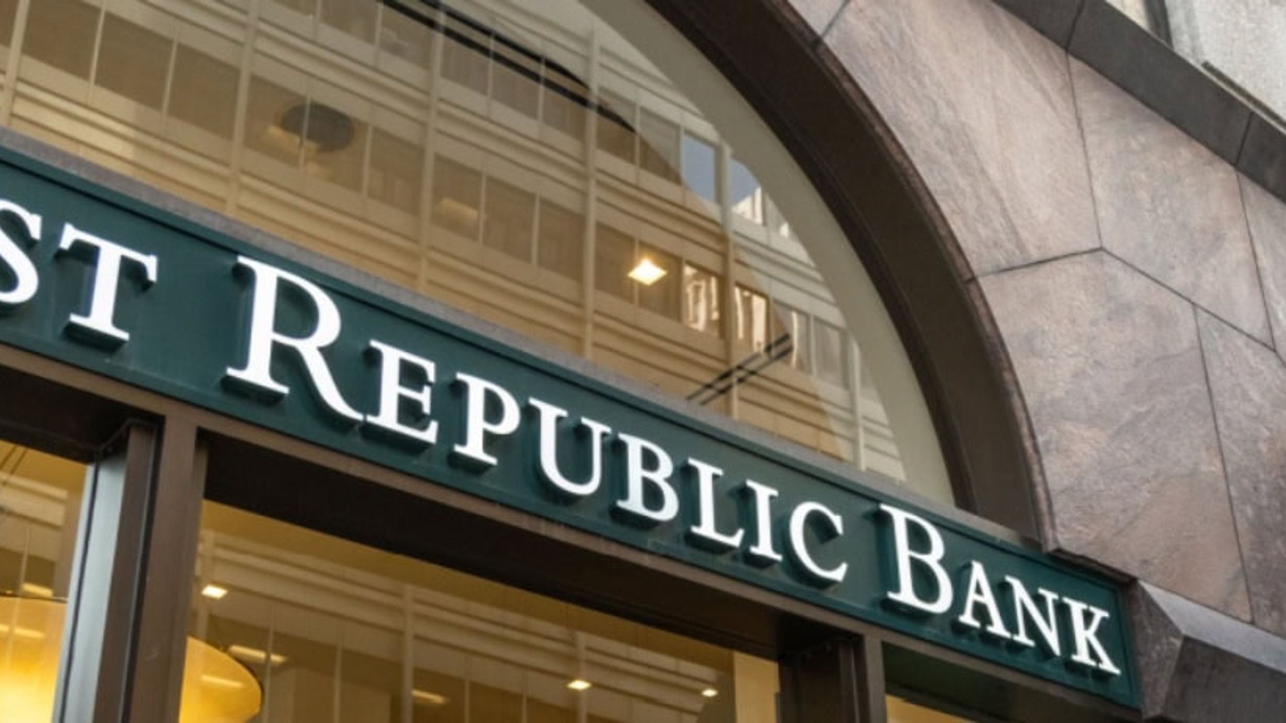 V USA skončila tretia banka, JPMorgan ju kúpila v zľave