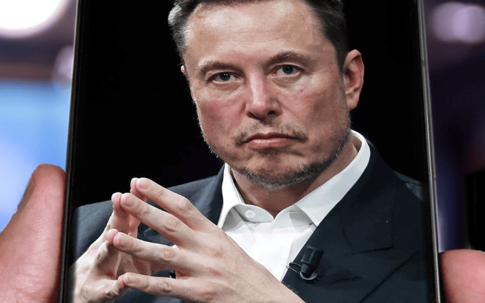 Elon Musk sa bude plne venovať svojim firmám. Experiment s ozdravením verejných financií nevyšiel