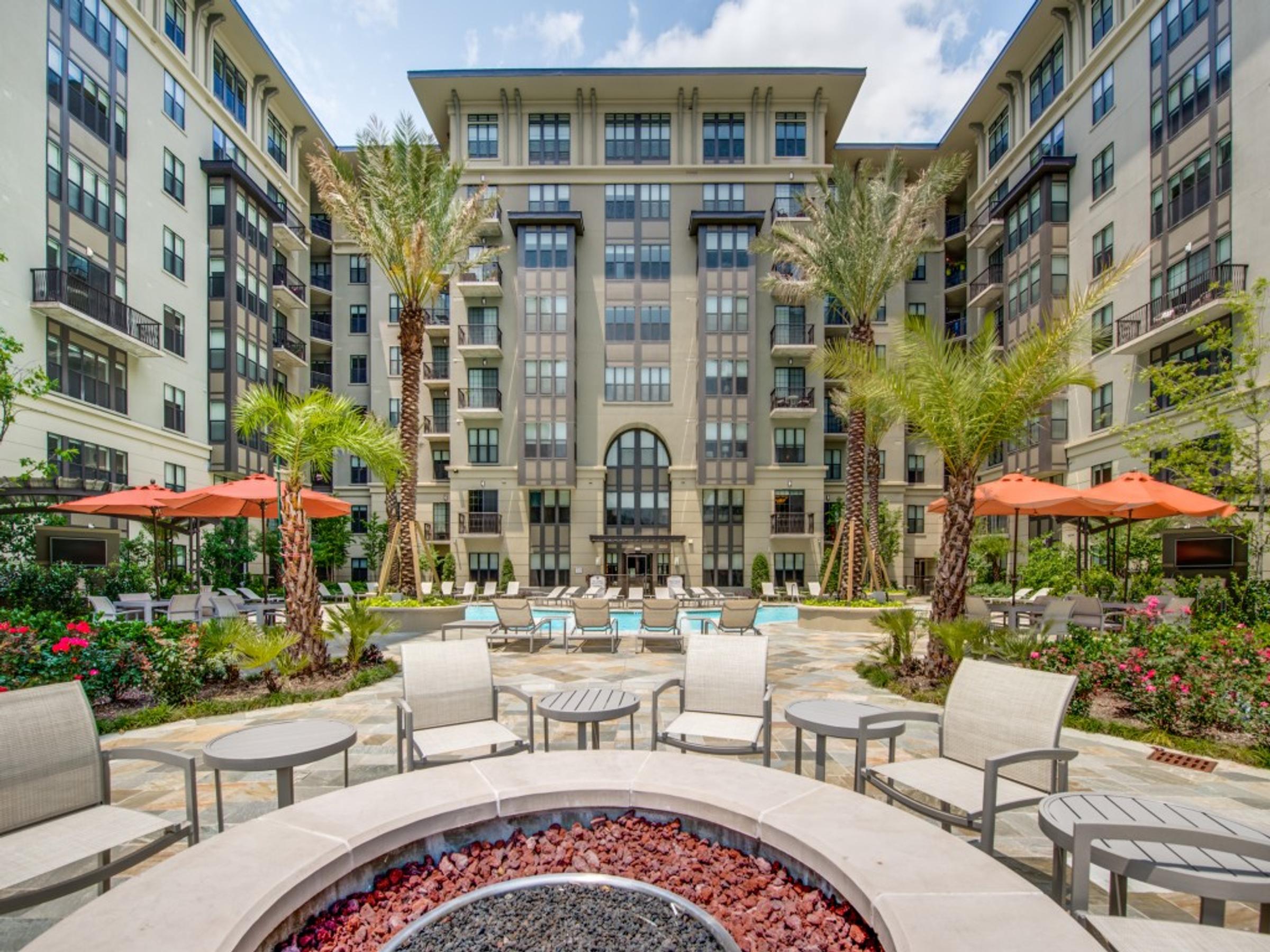 Multifamily exterior Houston