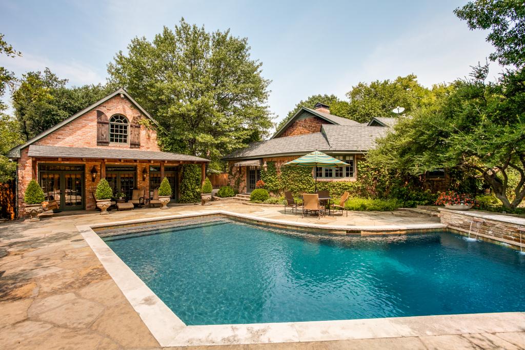 Shoot2Sell Photography Home Prep Checklist Patio Furniture