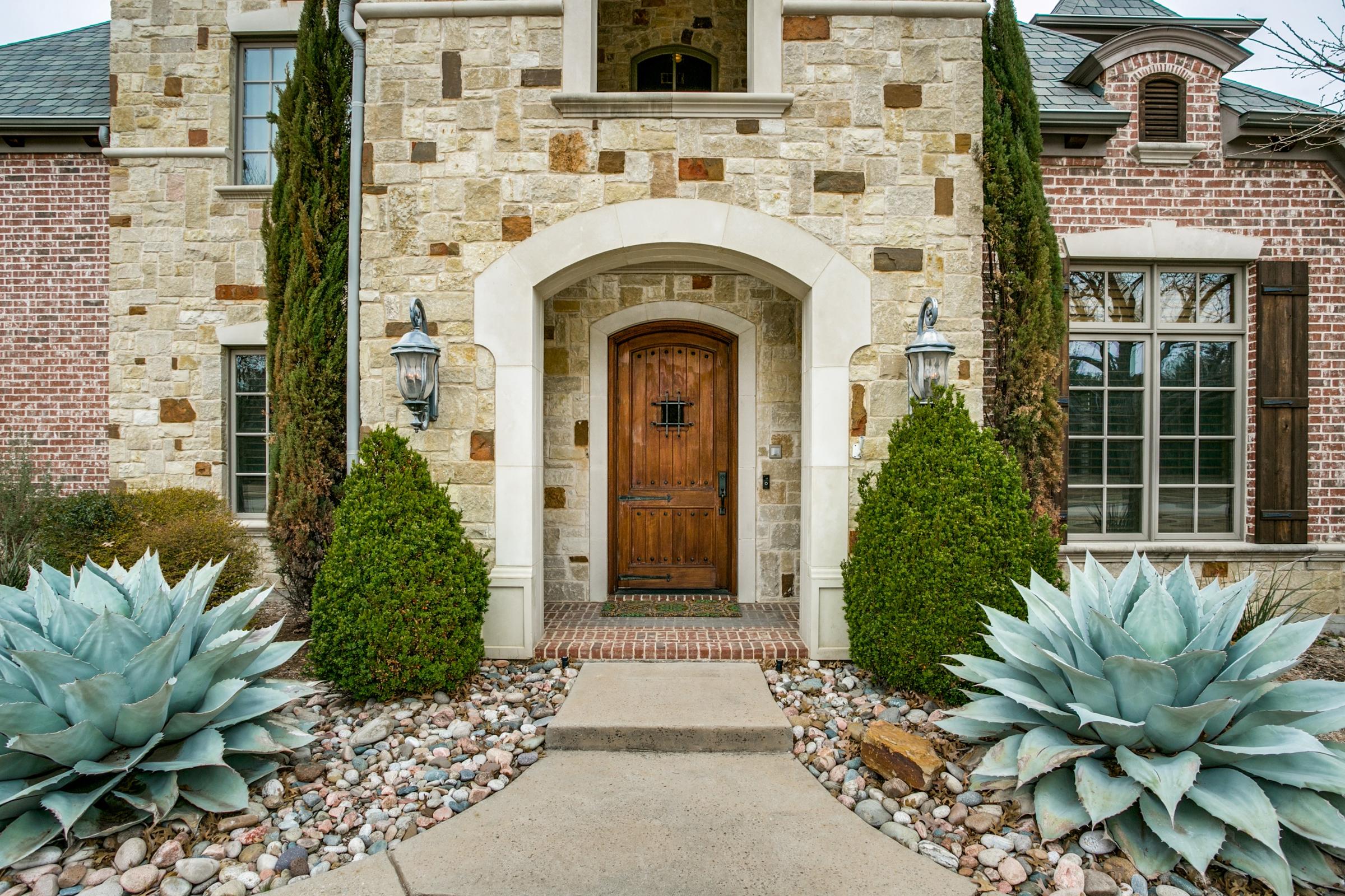 What Makes Real Estate Listings Shine with Virtual Dusk Photography?
