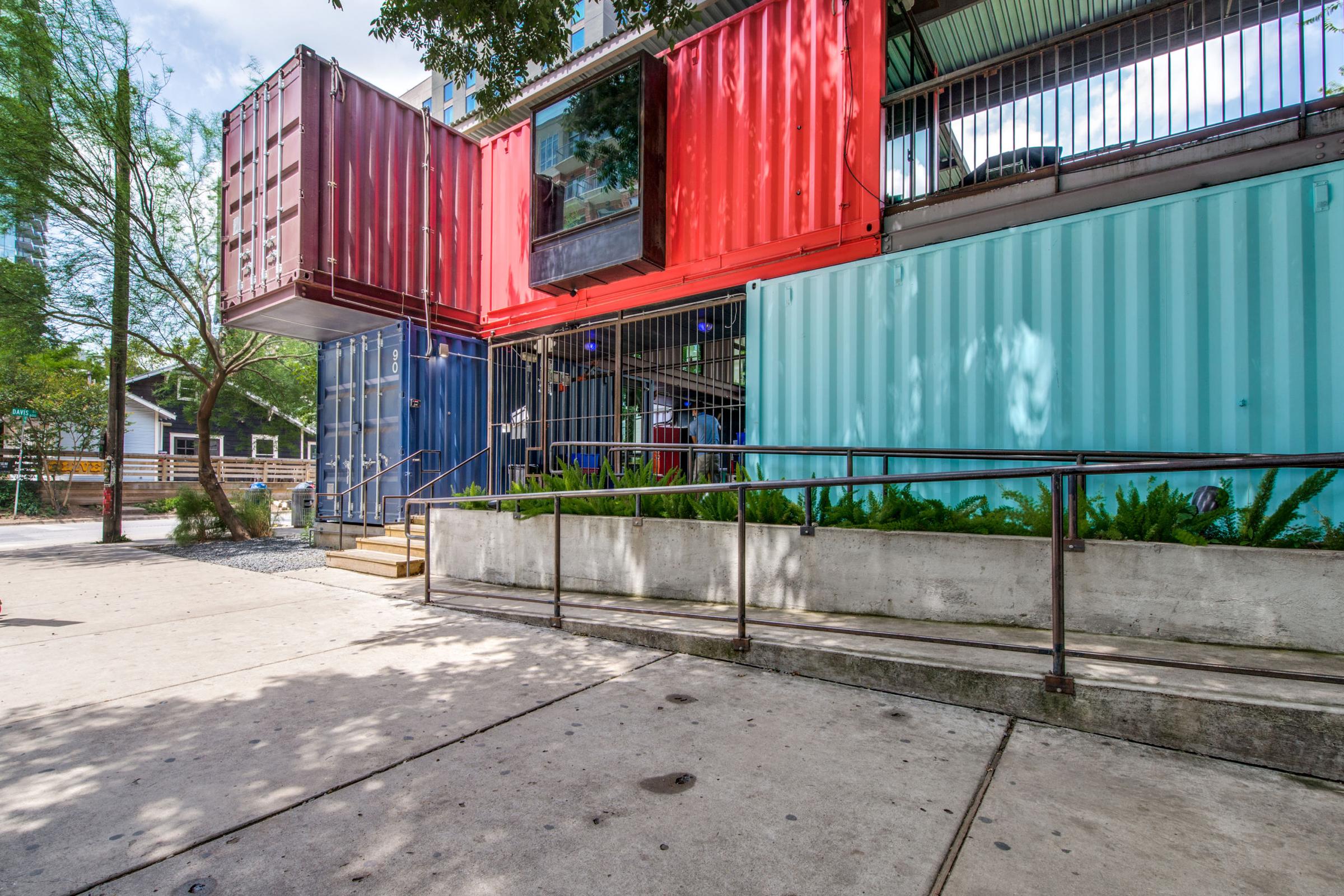 Shoot2Sell Austin Photo Highlight Rainey Street 03 Scaled 1