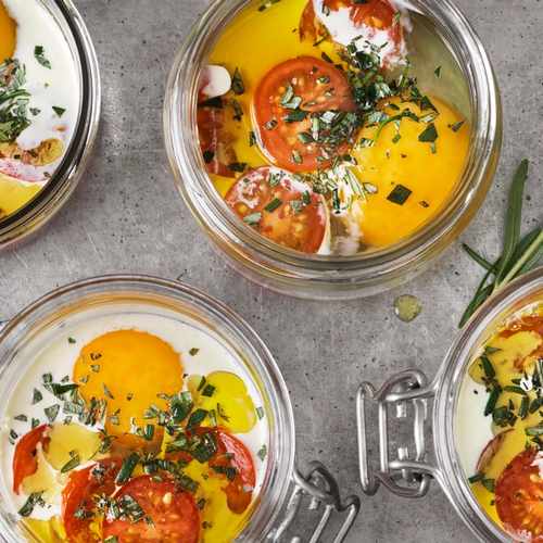 Bakat ägg med tomat och rosmarin