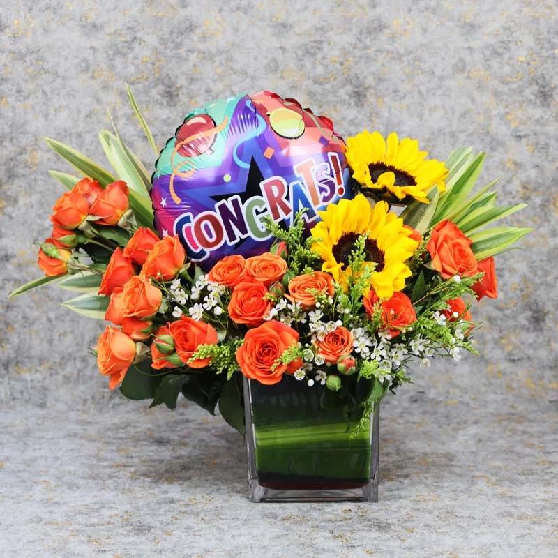 Shine Congrats Balloon and Flower Vase thumbnail 3