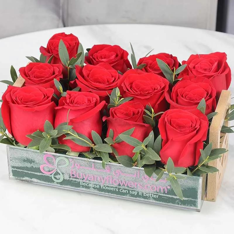 Classic Love 12 Red Roses in Tray thumbnail 2