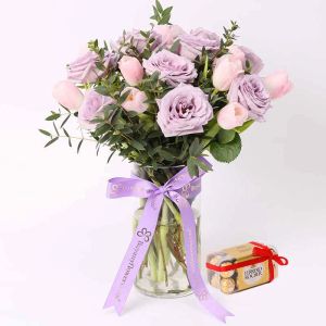 gentle-21-roses-and-tulips-with-ferrero-rocher_1.webp