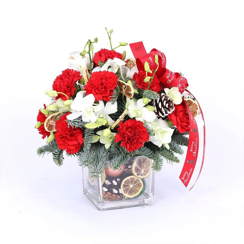 Christmas Flower Arrangement thumbnail 4