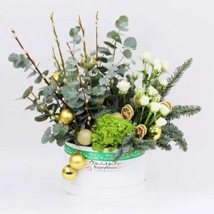 winter-holidays-flower-arrangements_1.webp