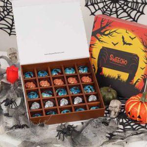 evil-eye-pumpkin-and-skull-chocolates-by-sweecho_1.webp