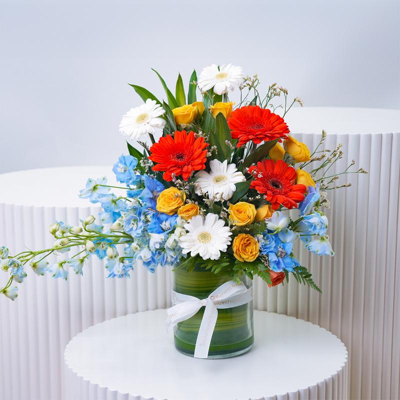 Vivid Flower Glass Vase Arrangement - Flowers gift from Buy Any Flowers Dubai in Al Quoz Industrial Area 4, Dubai, UAE