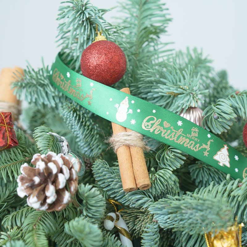 Christmas Tree Shape Arrangement thumbnail 3