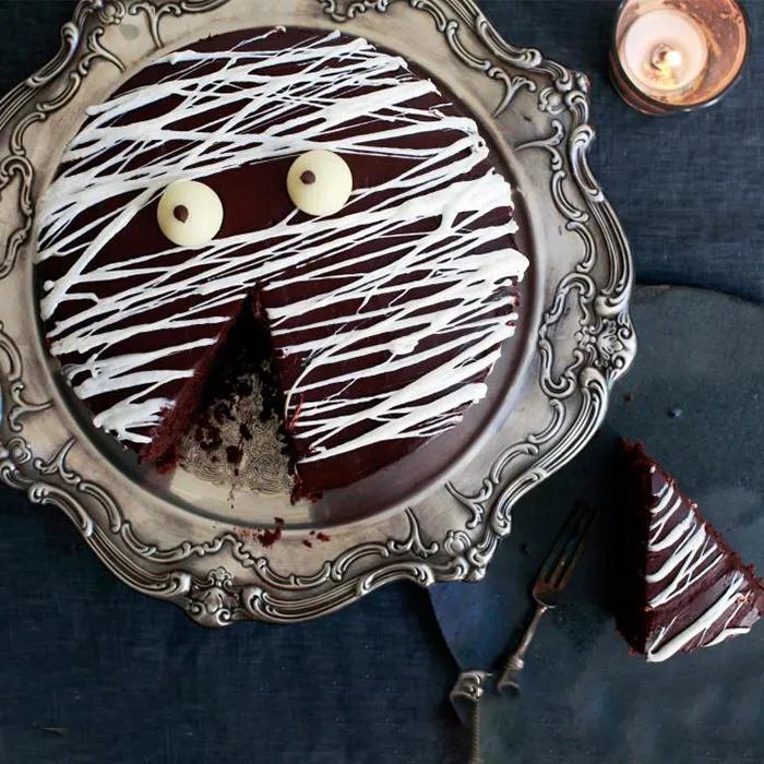 the-mummy-fudge-cake-4-portion_1.webp