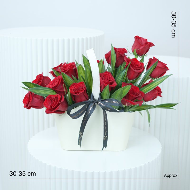 Present 15 Red Roses Box and Chocolates 250gm thumbnail 4