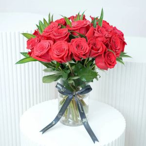 Beauty 21 Red Roses Vase 1