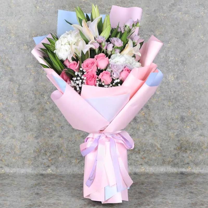 ladyintown17flowerbouquet_408536.webp