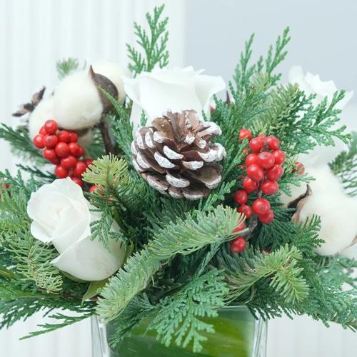 Snow White Centerpiece - Flowers gift from Buy Any Flowers Dubai in Al Quoz Industrial Area 4, Dubai, UAE - image 3
