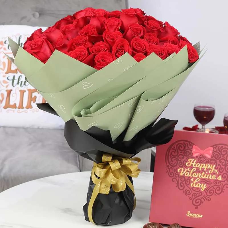 With Love Bouquet and Valentine Chocolates 25 Pcs By Sweecho - Chocolates gift from Buy Any Flowers Dubai in Al Quoz Industrial Area 4, Dubai, UAE - image 3