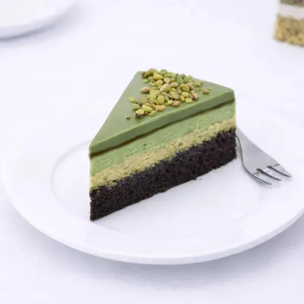 Dubai Chocolate Pistachio Kunafa Cake 4 Portion - Cakes gift from Buy Any Flowers Dubai in Al Quoz Industrial Area 4, Dubai, UAE - image 3