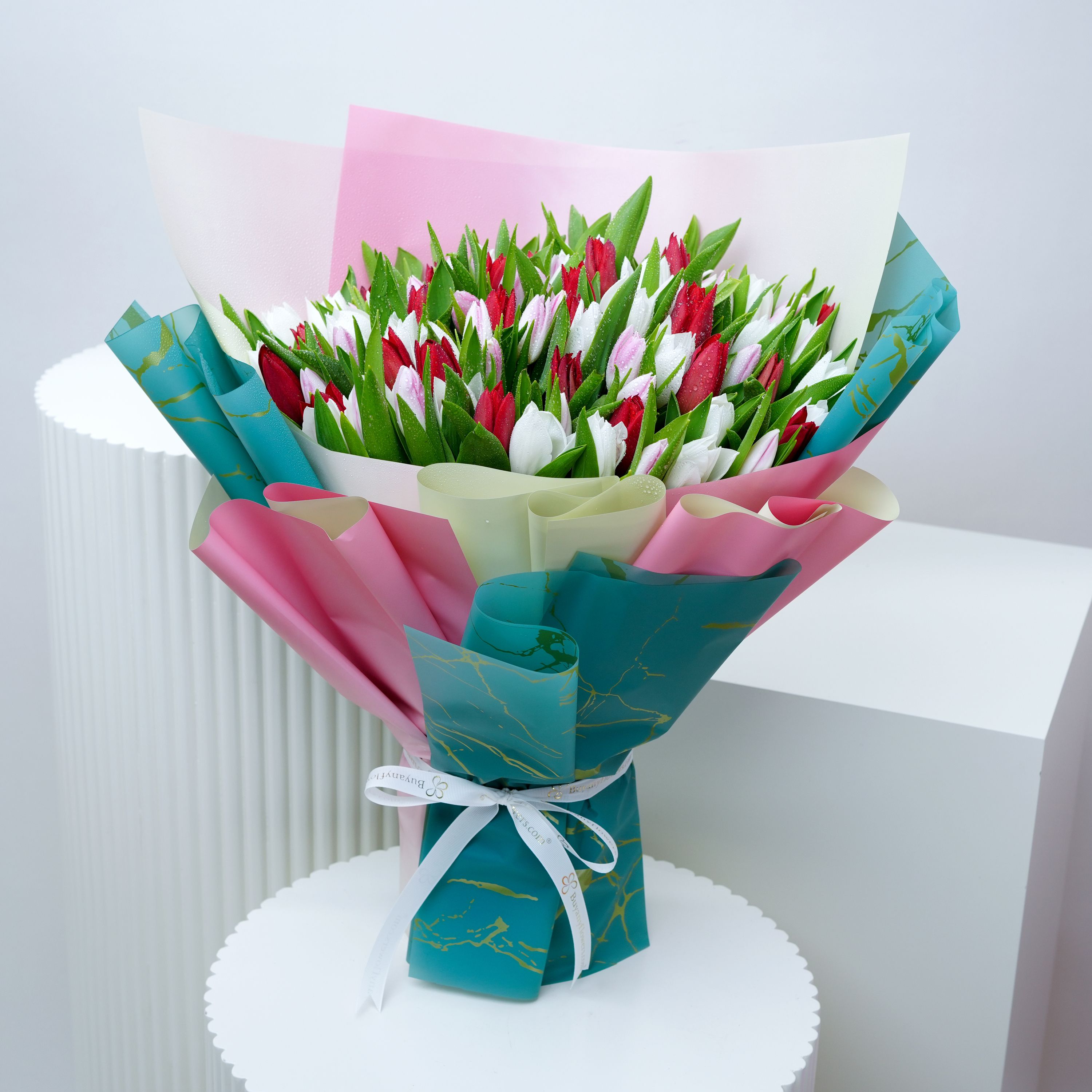 Grand Hug 101 Tulips Bouquet