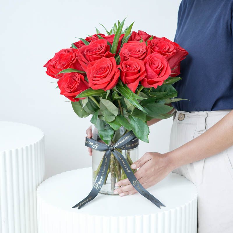 Beauty 21 Red Roses Vase thumbnail 2
