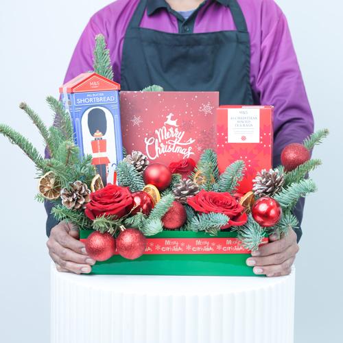 Classic Christmas Gift Hamper thumbnail 2