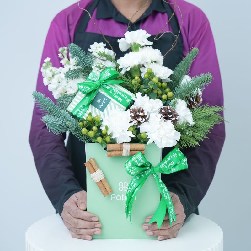 Christmas Winter Flower Patchi Arrangement thumbnail 2