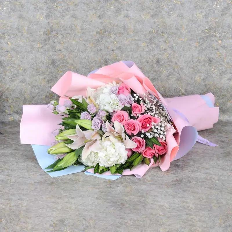 Lady in Town 17 Flower Bouquet thumbnail 4