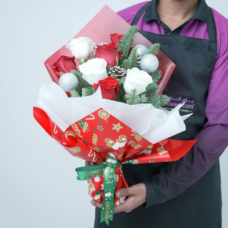 Festive 7 Roses Bouquet thumbnail 2
