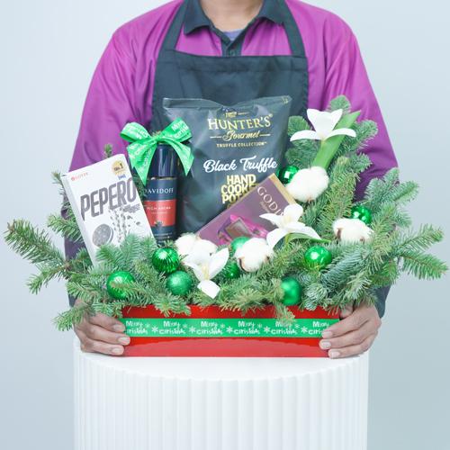 Christmas Holiday Gift Hamper - Gift Sets gift from Buy Any Flowers Dubai in Al Quoz Industrial Area 4, Dubai, UAE - image 2