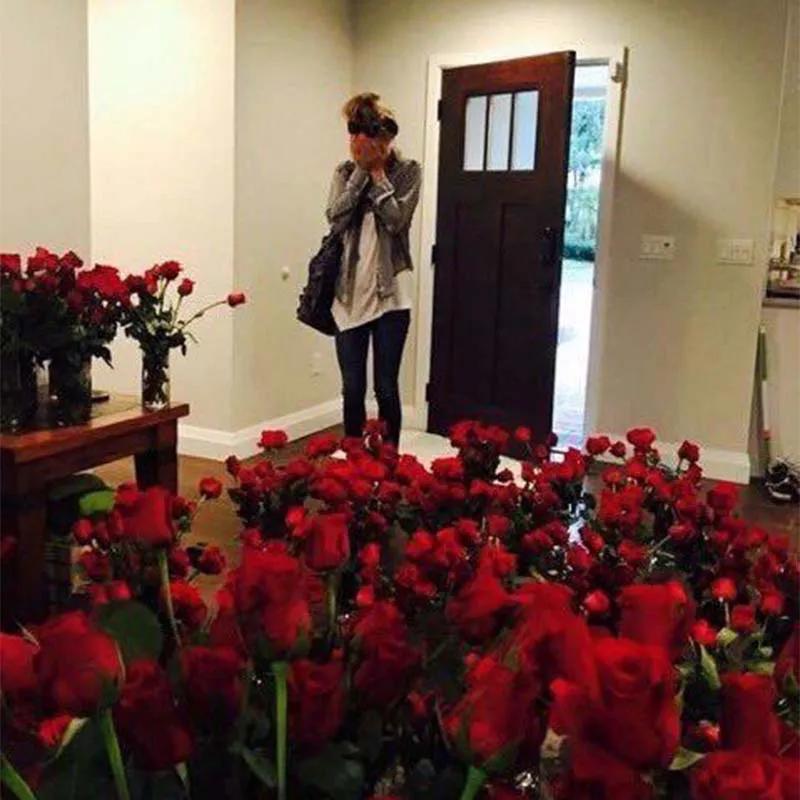 love-language-525-red-roses_1.webp
