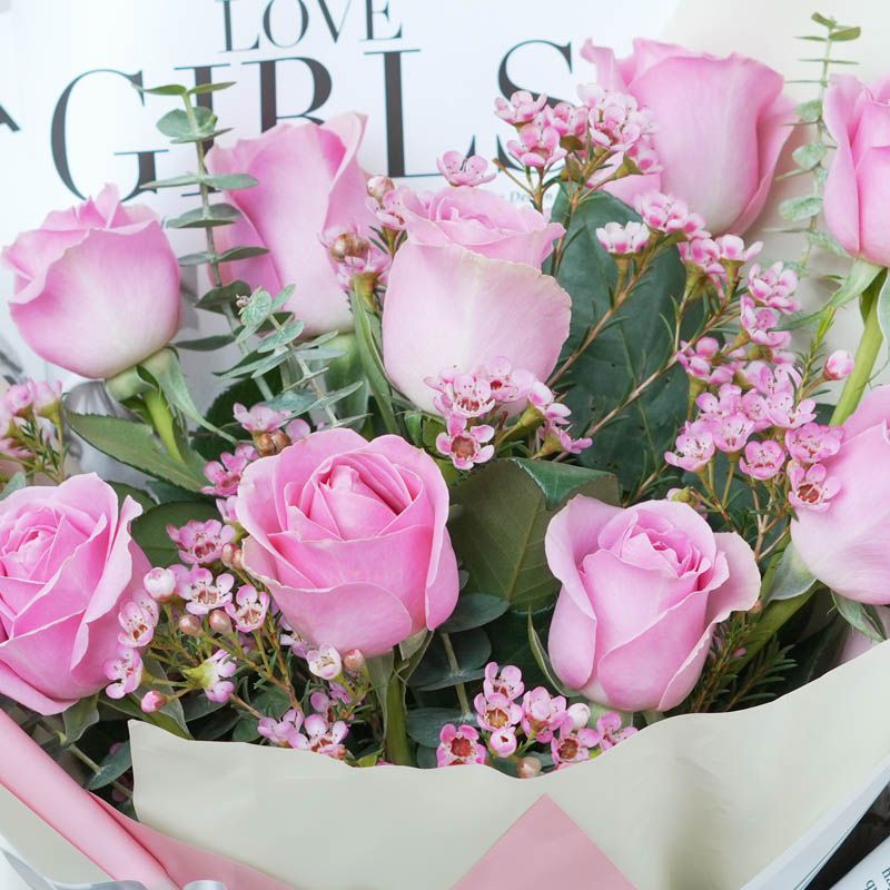 Cute Pink Roses Bouquet thumbnail 3