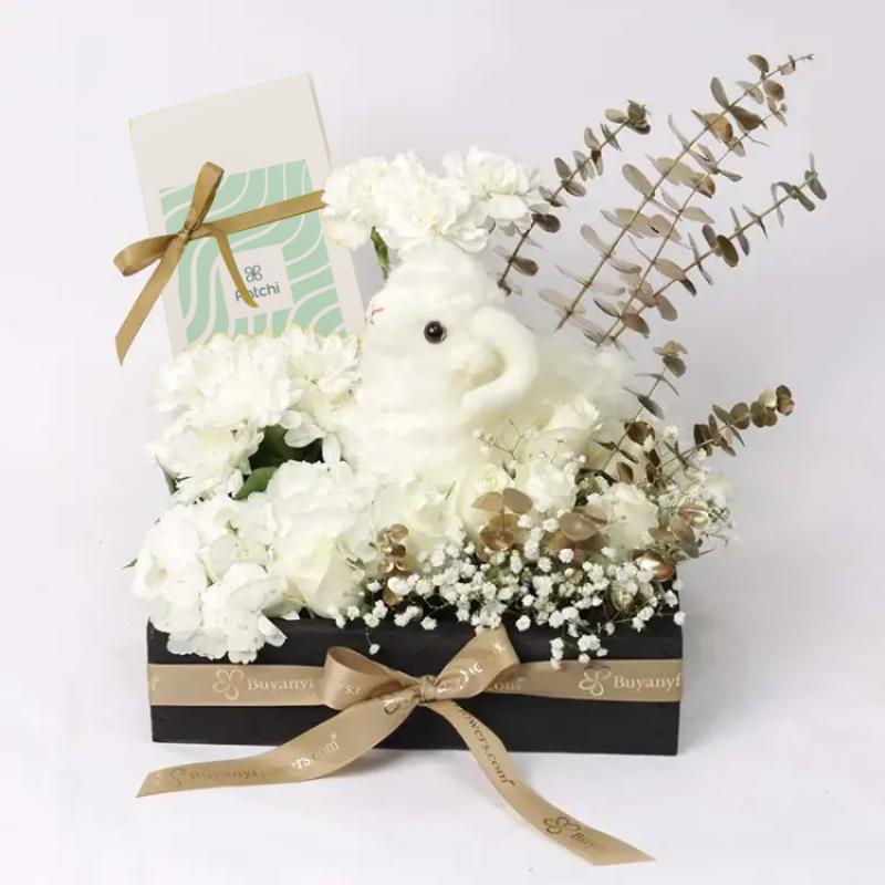 Peaceful Sacrifice Floral Hamper in Dubai