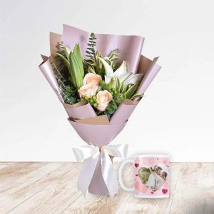 roses-n-lily-bouquet-with-personalised-mug_1.webp