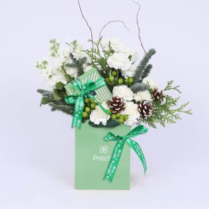 christmaswinterflowerpatchiarrangement_814a13.webp