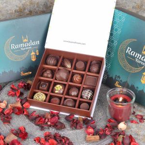 ramadan-premium-chocolates-by-sweecho-16-pcs-green_1.webp