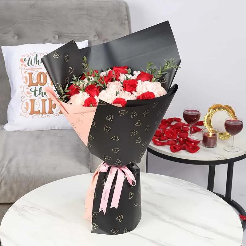 queen21redrosesandpinkcarnationsbouquet_fd16a5.webp