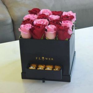 25-red-and-pink-roses-love-box_1.webp