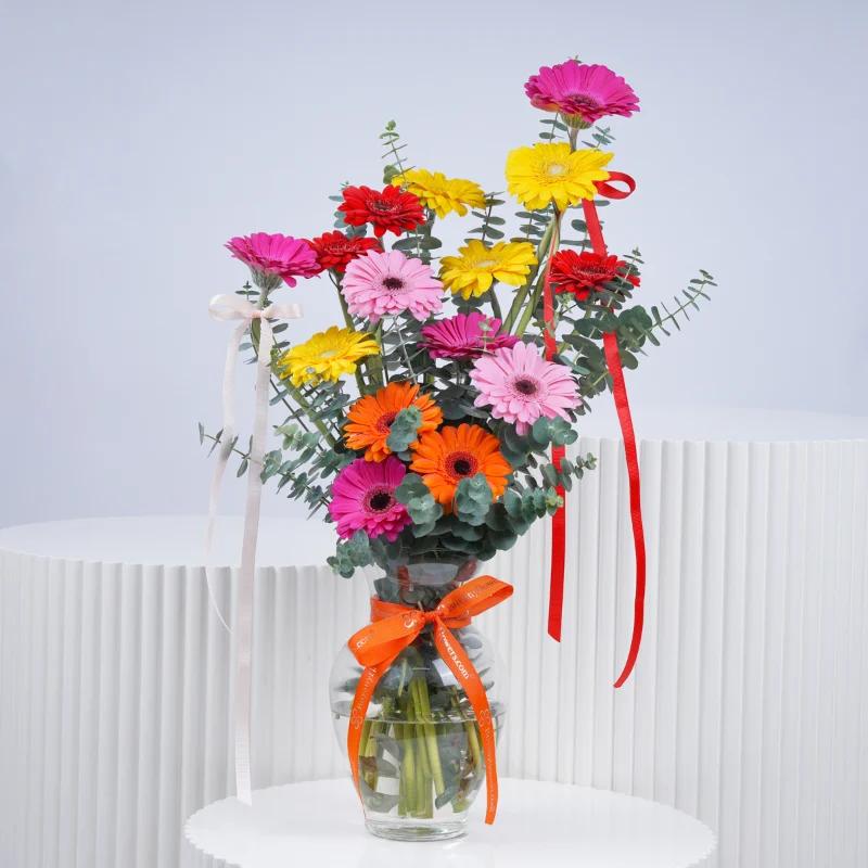 Nature 15 Gerberas in Vase in Dubai