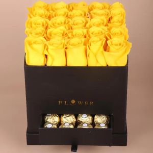 black-box-of-love-25-yellow-roses_1.webp