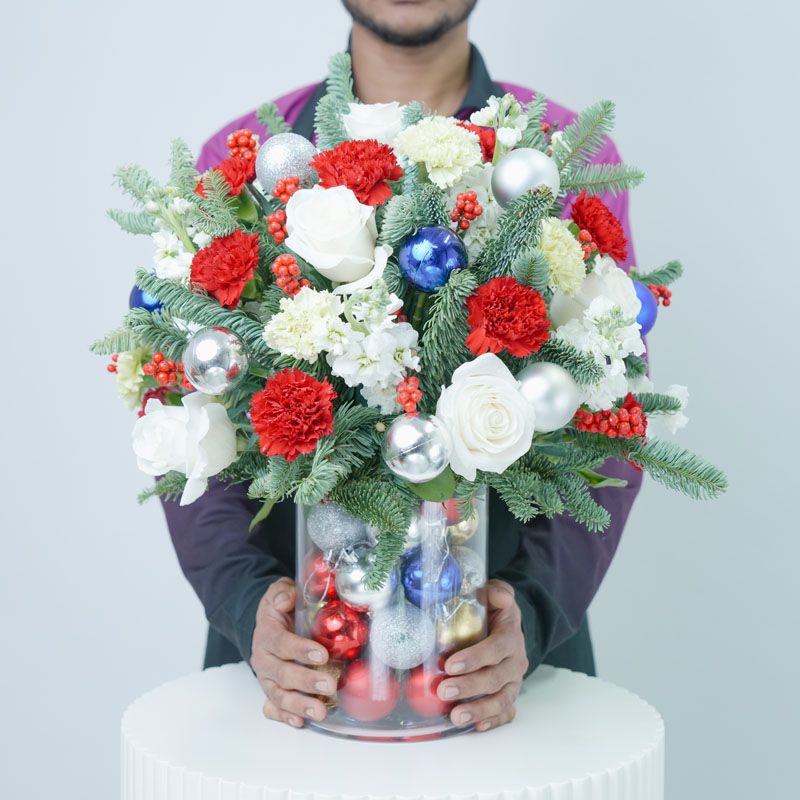 Christmas Vibe Flower Vase - Flowers gift from Buy Any Flowers Dubai in Al Quoz Industrial Area 4, Dubai, UAE - image 2