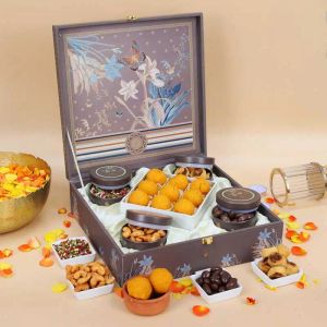 festive-delight-premium-gift-box_1.webp
