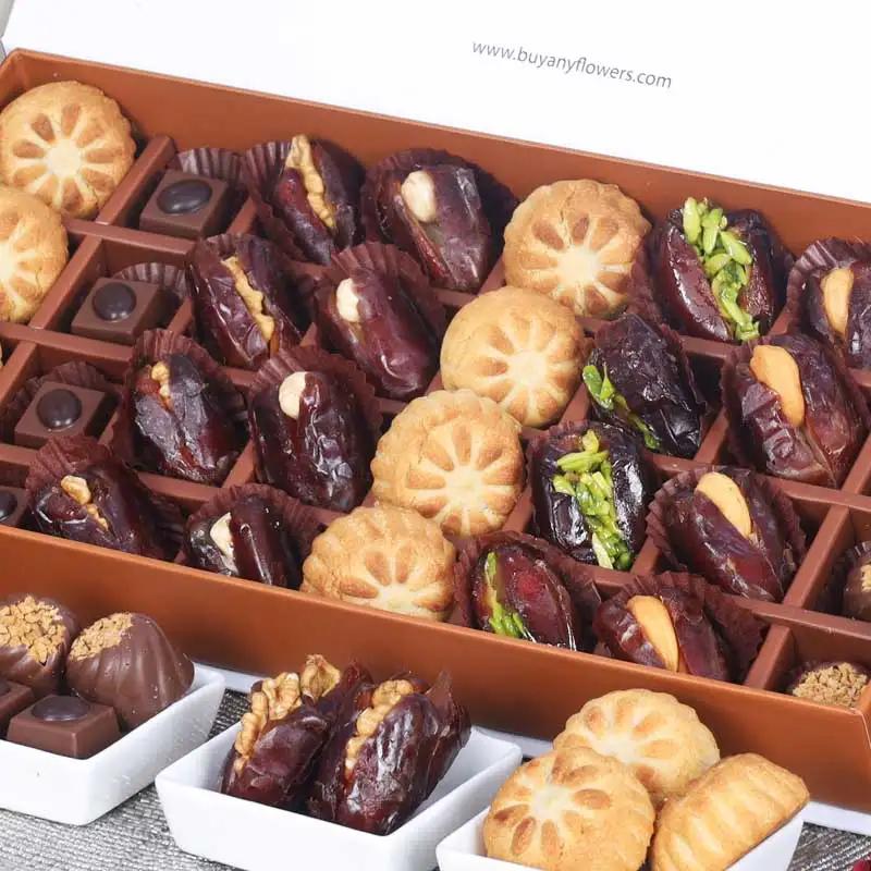 Eid Stuffed Dates Mamoul and Chocolates By Sweecho 32 Pcs Blue thumbnail 3