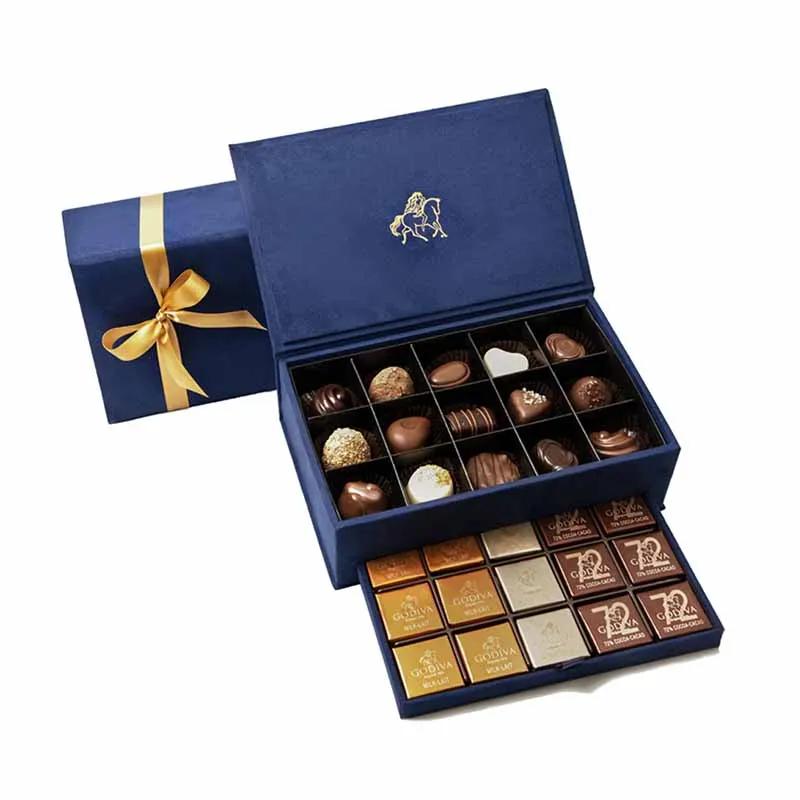 godiva-royal-gift-box-small-navy-blue_1.webp
