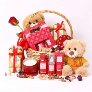 amazing-beauty-gift-basket_1.webp