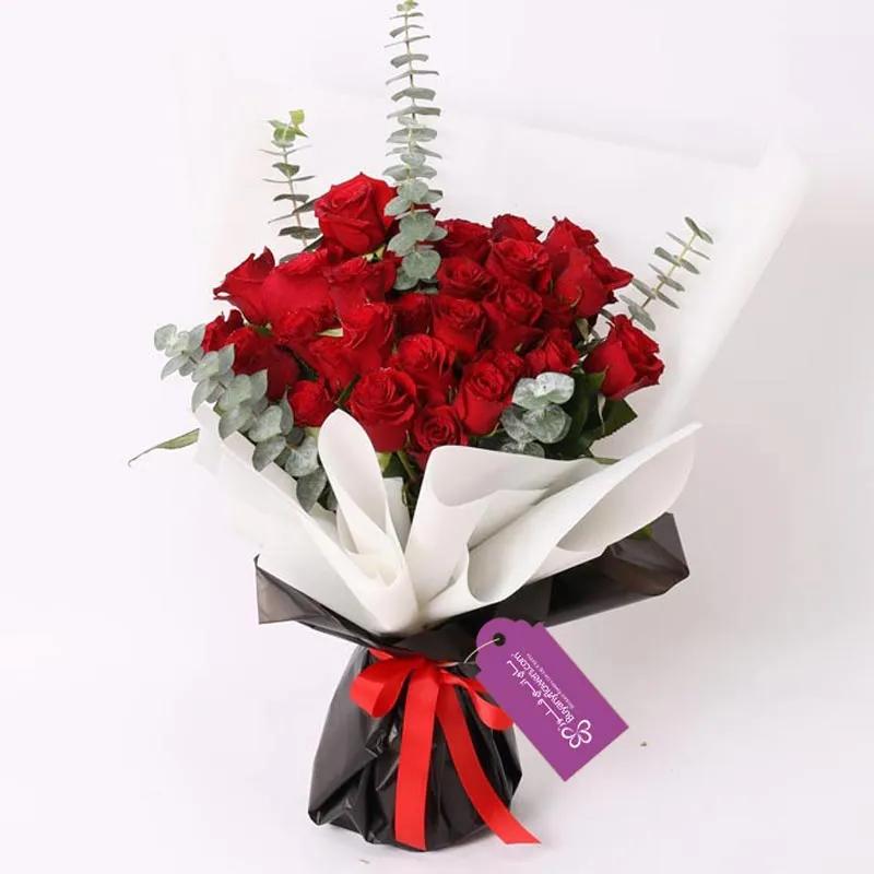 bouquet-of-love-35-red-roses_1.webp