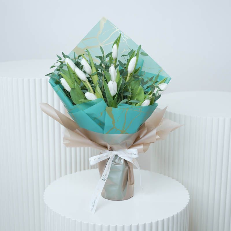 White Beauty 11 Tulips Bouquet 1