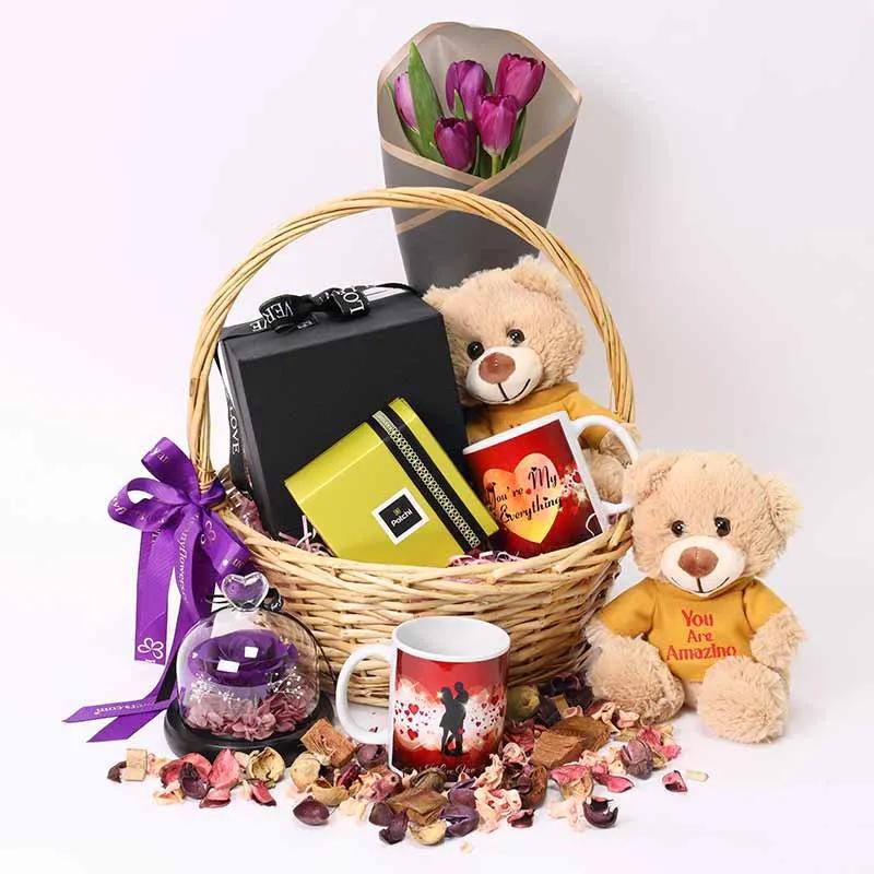 you-are-amazing-gift-basket_1.webp