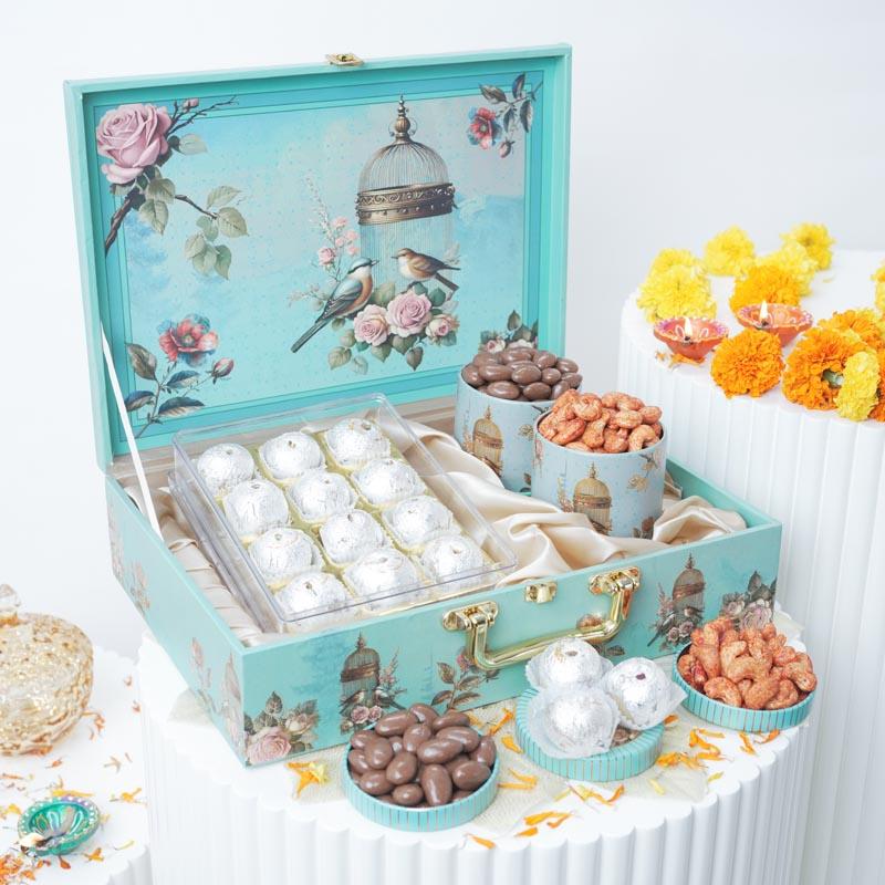 Heritage Blue Sweet And Nut Box 1